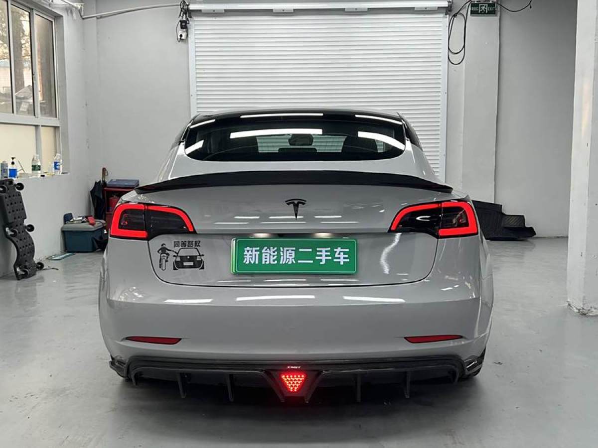 特斯拉 Model Y  2020款 改款 標(biāo)準(zhǔn)續(xù)航后驅(qū)升級(jí)版圖片