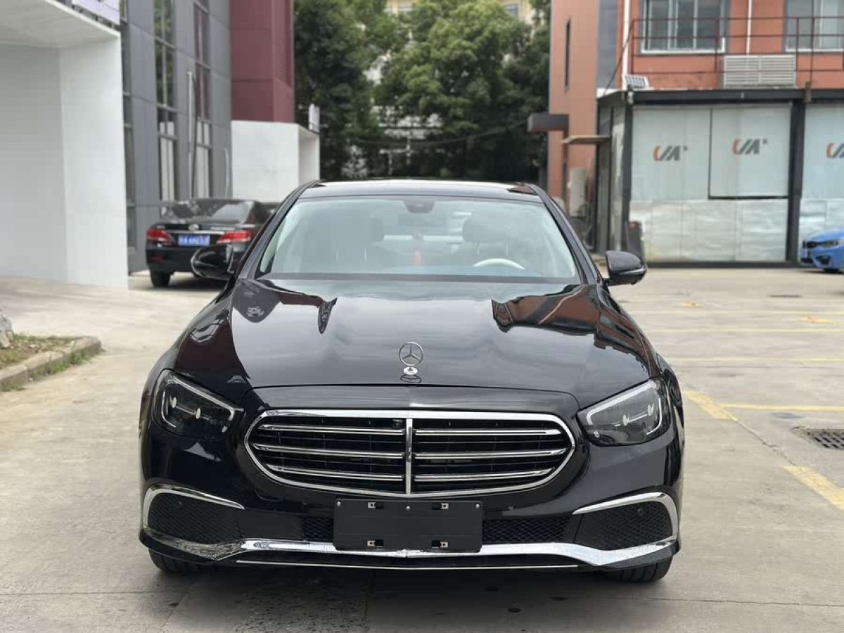 奔馳 奔馳E級  2022款 改款 E 300 L 時尚型圖片