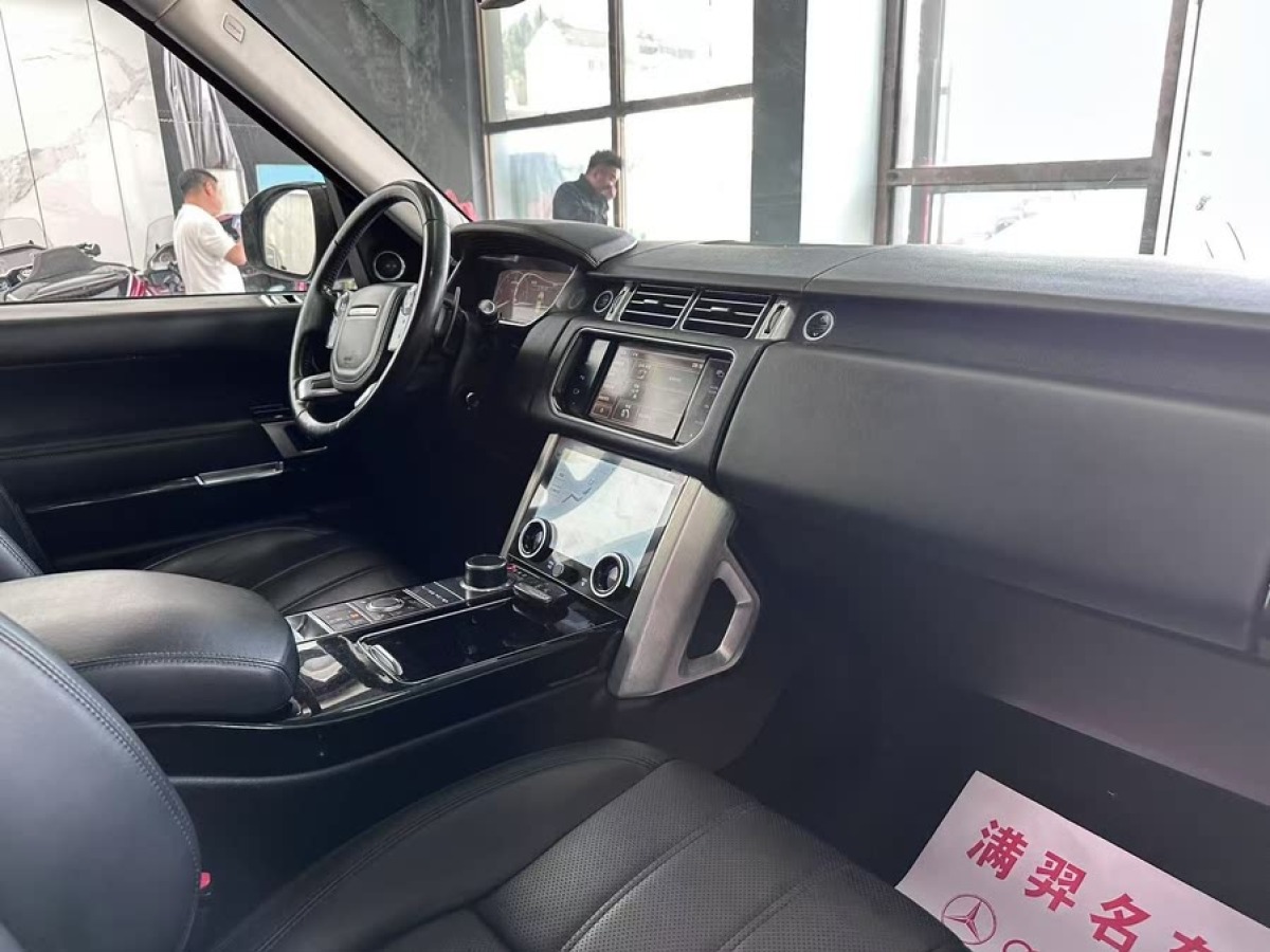 路虎 攬勝  2015款 3.0 V6 SC Vogue SE 創(chuàng)世加長版圖片