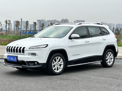 2018年1月 Jeep 自由光 2.0L 優(yōu)越版圖片