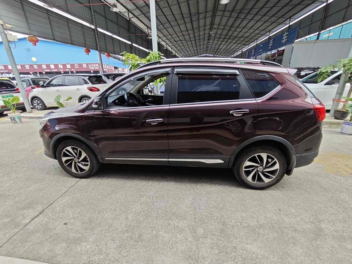 寶駿 560  2015款 1.8L 手動豪華型圖片