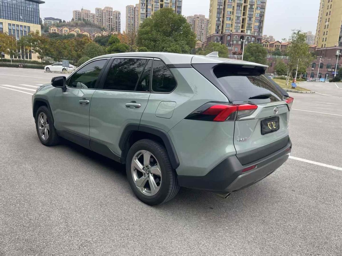 豐田 RAV4榮放  2019款  2.0L CVT兩驅(qū)風(fēng)尚版 國VI圖片