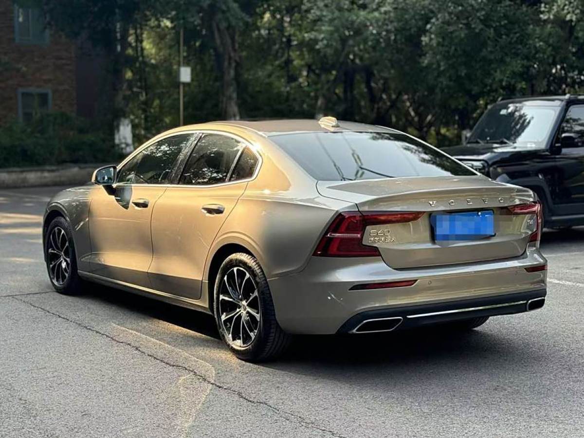 沃爾沃 S60L  2021款 T4 智逸豪華版圖片