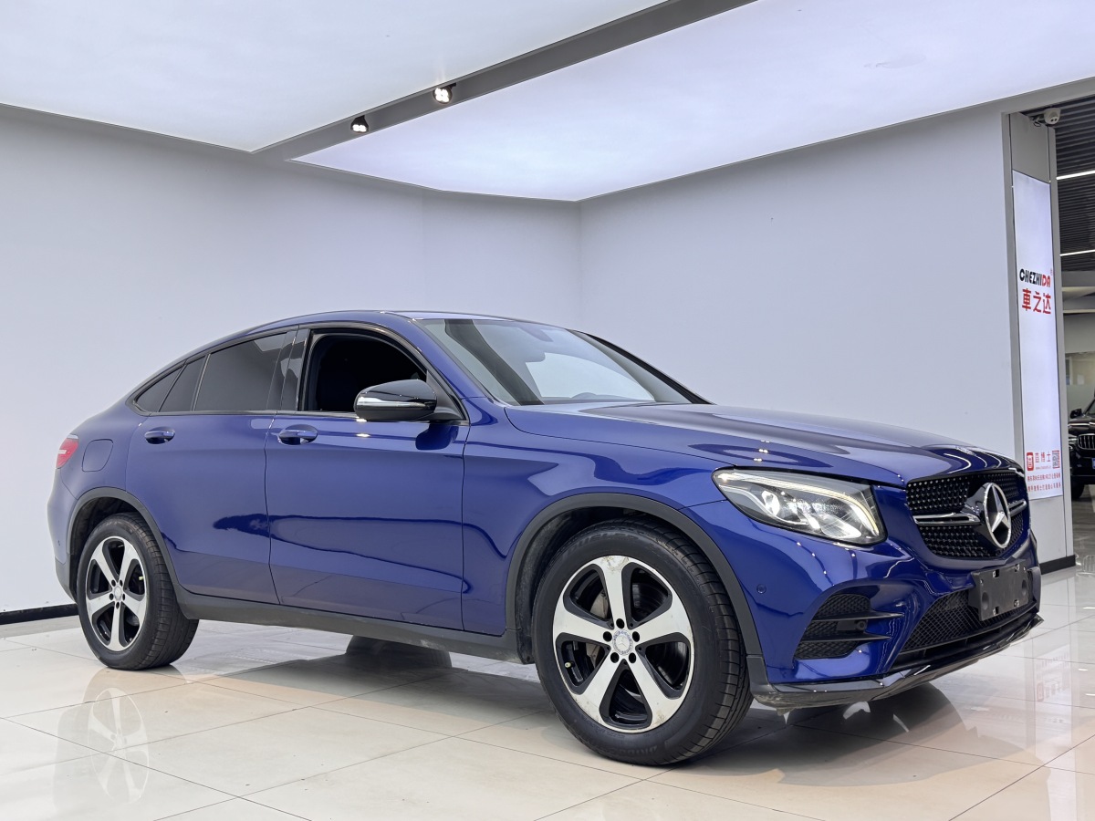 2018年1月奔馳 奔馳GLC  2023款 GLC 300 4MATIC 轎跑SUV