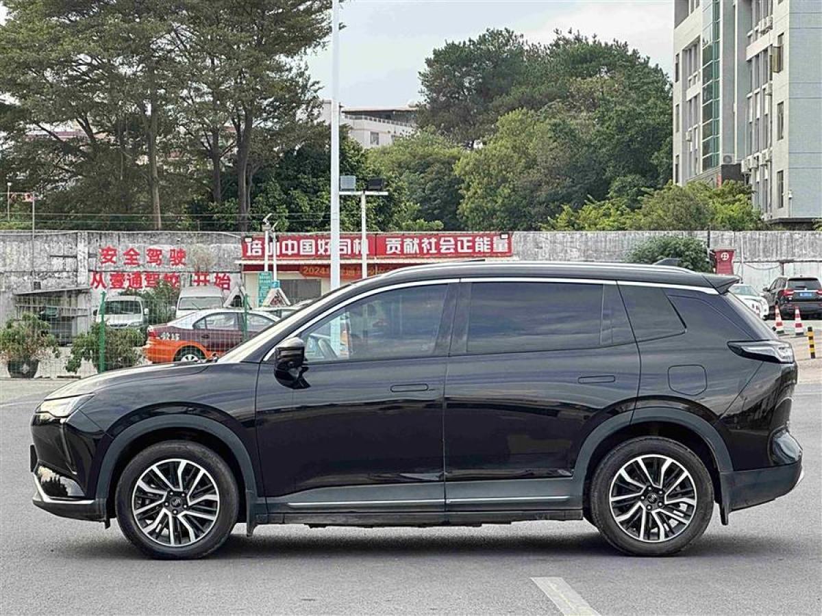 威马 威马W6  2021款 520km PRO全能版图片