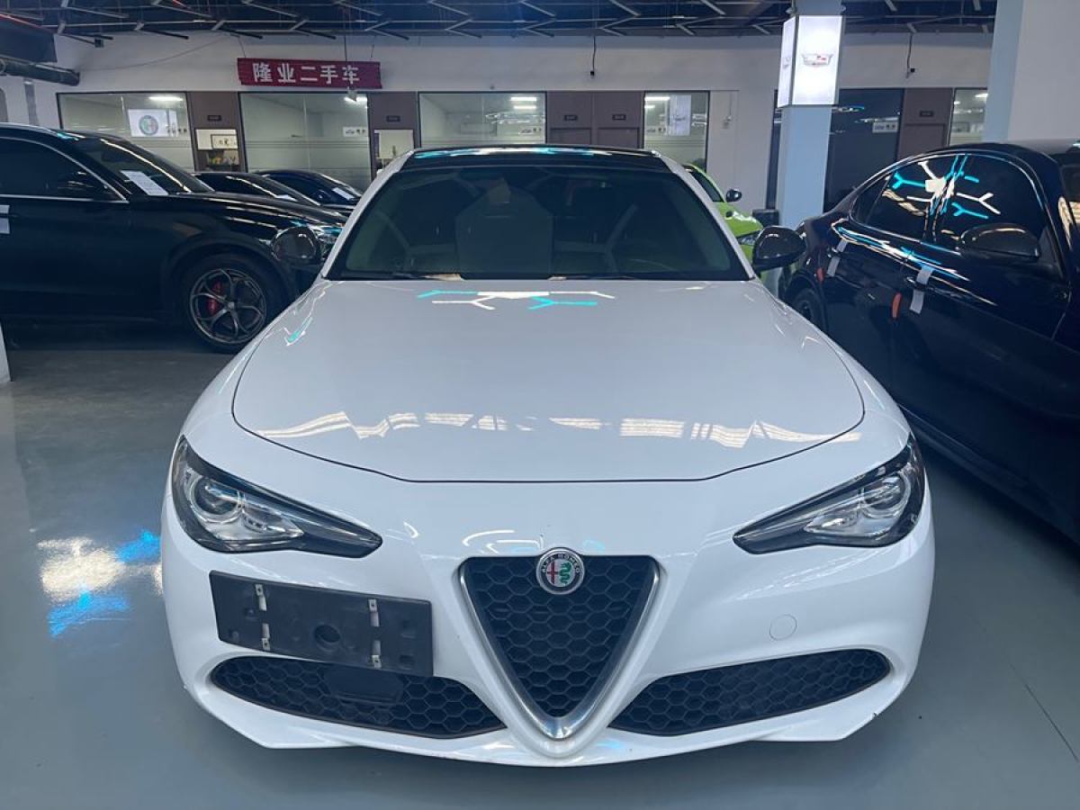 阿爾法·羅密歐 Giulia  2017款 2.0T 280HP 豪華版圖片