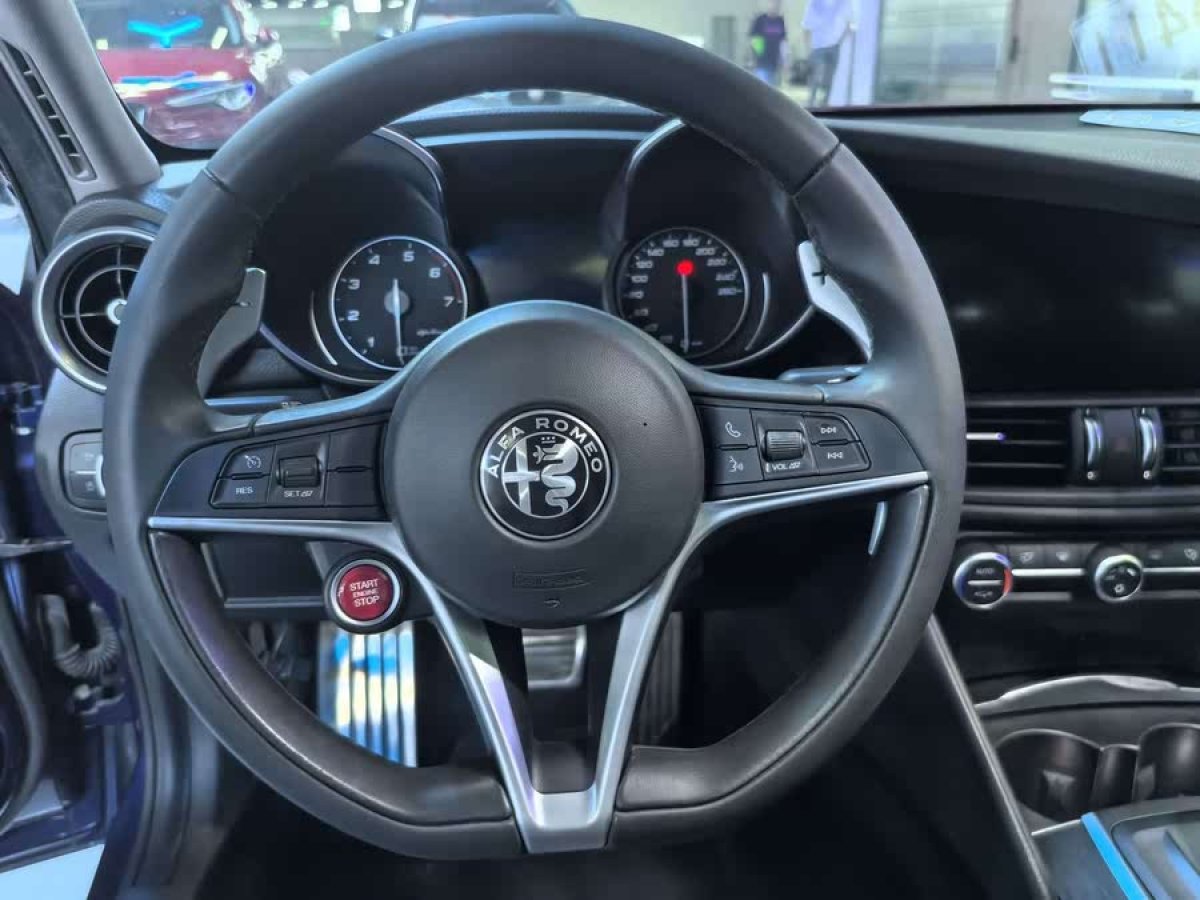 阿爾法·羅密歐 Giulia  2017款 2.0T 280HP 豪華版圖片