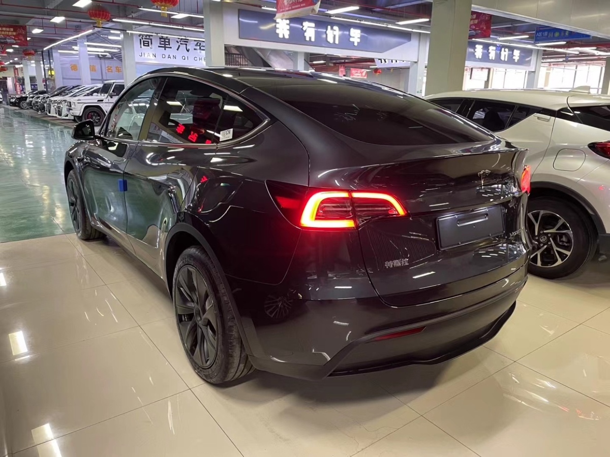 特斯拉 Model Y  2024款 后輪驅(qū)動版圖片