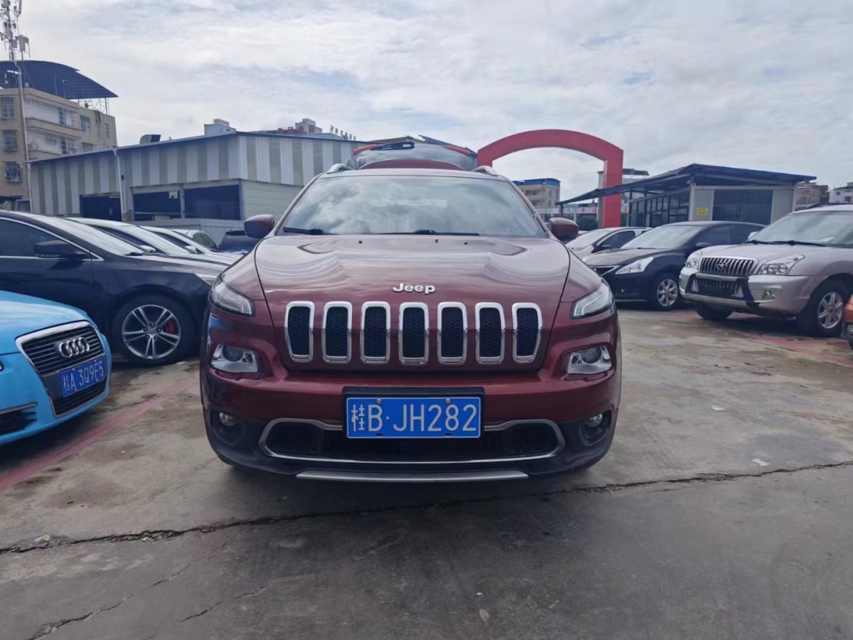 Jeep 自由光  2017款 2.0L 优越版图片