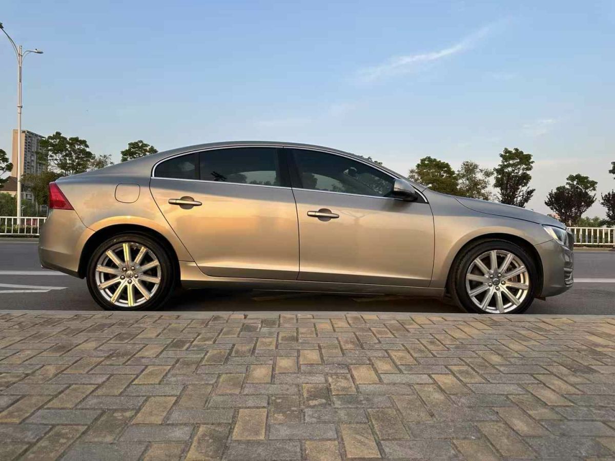 沃爾沃 S60  2016款 L 2.0T T4 智遠(yuǎn)版圖片