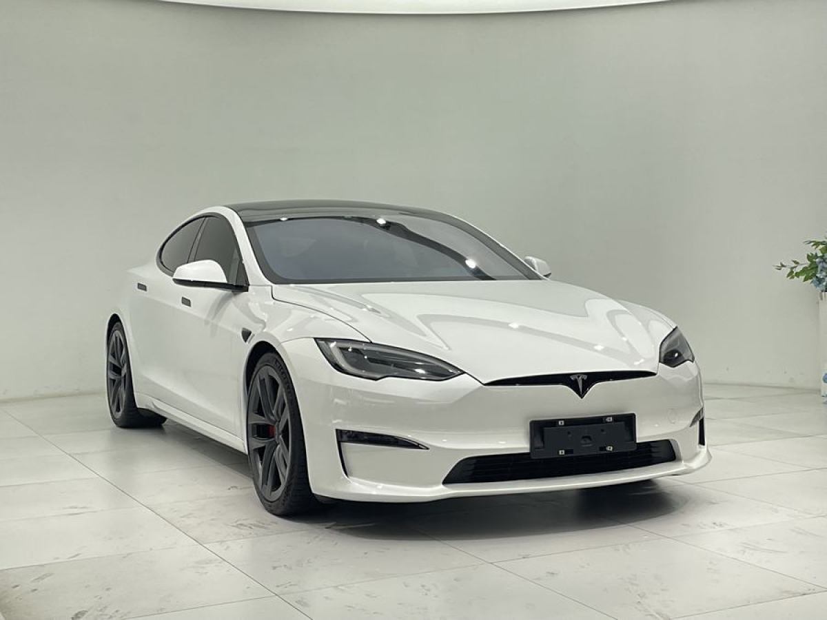 2023年10月特斯拉 Model S  2023款 三電機(jī)全輪驅(qū)動(dòng) Plaid版