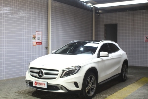 奔驰GLA 奔驰 GLA 220 4MATIC 豪华型