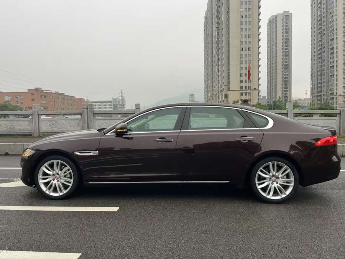 捷豹 XFL  2020款 XFL 2.0T P250 四驅(qū)尊享版圖片