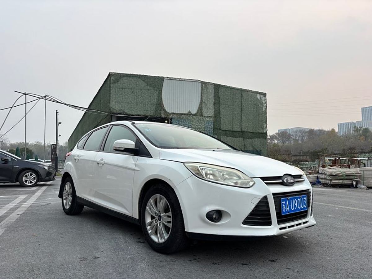 福特 ?？怂? 2012款 兩廂 1.6L 手動(dòng)舒適型圖片