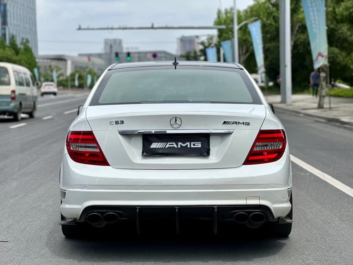 2012年5月奔驰 奔驰C级AMG  2010款 AMG C 63 动感型增强版