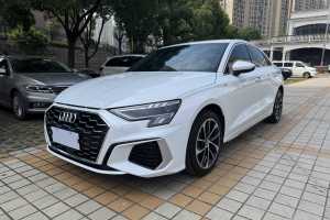 奧迪A3 奧迪 A3L Limousine 35 TFSI 進(jìn)取運(yùn)動(dòng)型