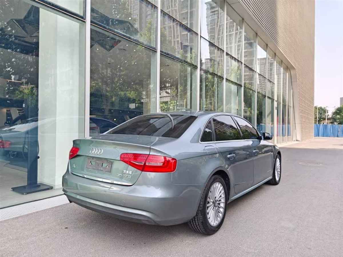 奧迪 奧迪A4L  2013款 35 TFSI 自動(dòng)標(biāo)準(zhǔn)型圖片