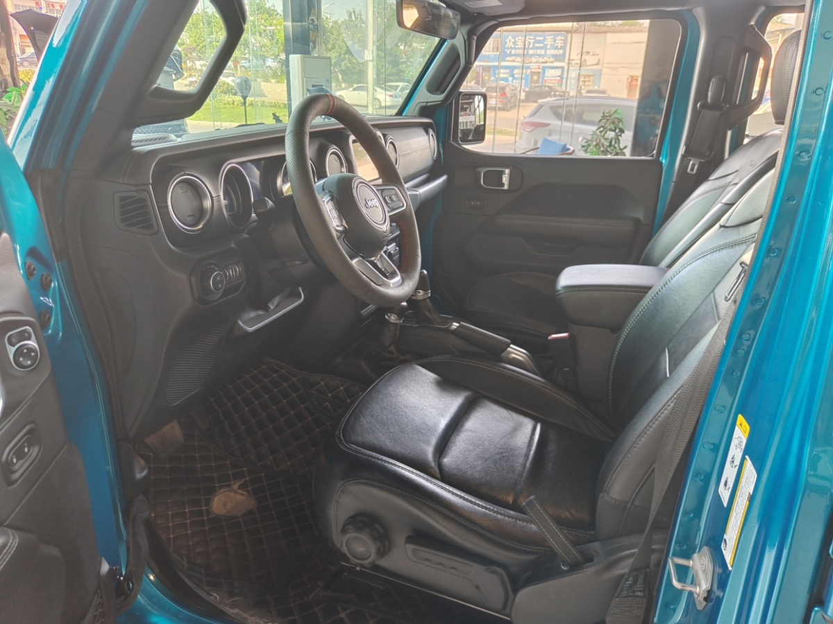 Jeep 牧马人  2019款 2.0T Sahara 四门电动敞篷版图片