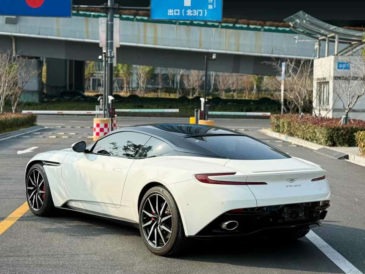 阿斯頓·馬丁 V8 Vantage  2018款 4.0T V8圖片