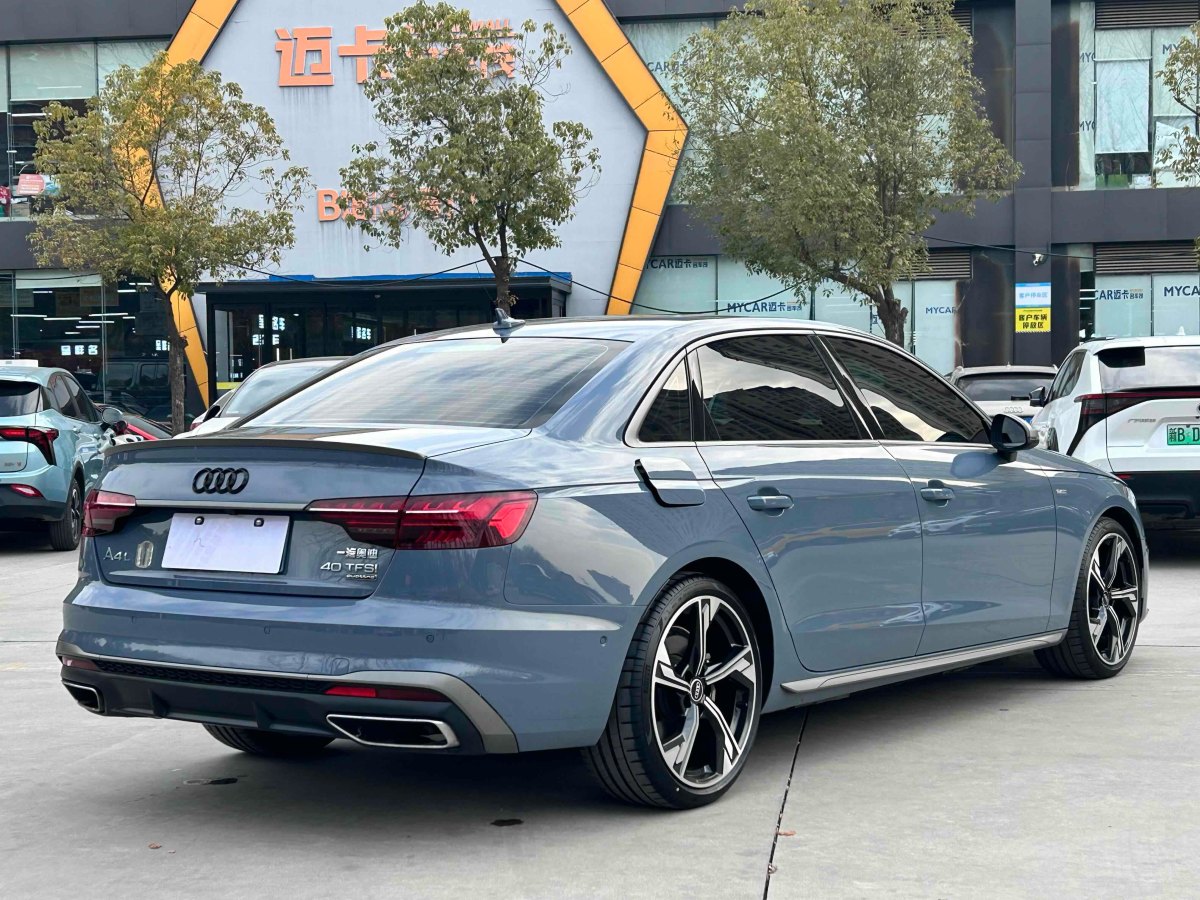 奧迪 奧迪A4L  2022款 40 TFSI quattro RS套件燃速型圖片