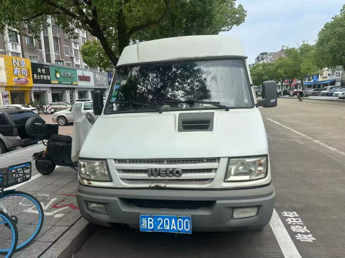 依維柯 得意  2014款 2.5T-A35 NJ6484ACM47Z4圖片
