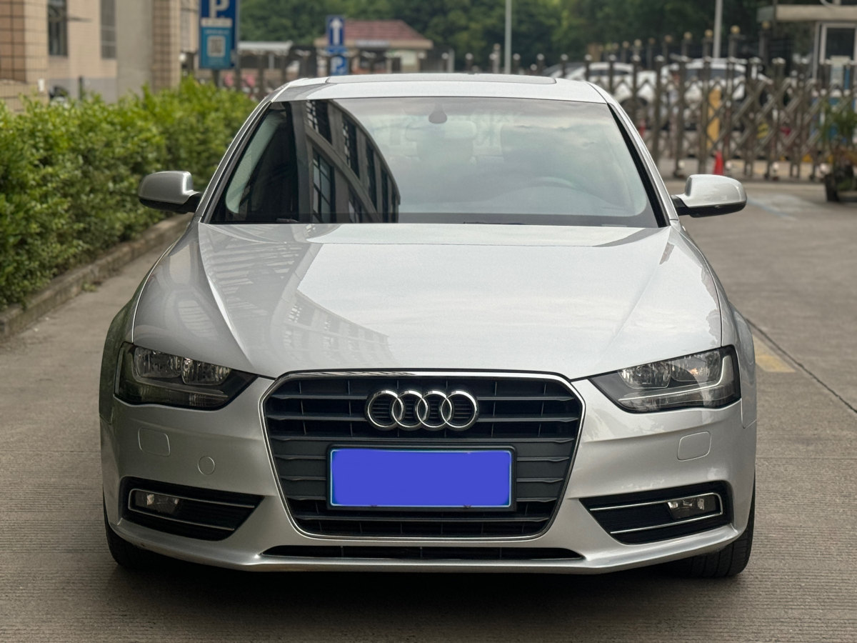 奧迪 奧迪A4L  2013款 30 TFSI 自動(dòng)舒適型圖片