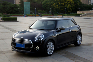 MINI MINI 1.5T COOPER 艺术家