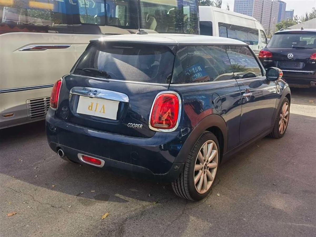 MINI COUNTRYMAN  2018款 1.5T COOPER 藝術家圖片