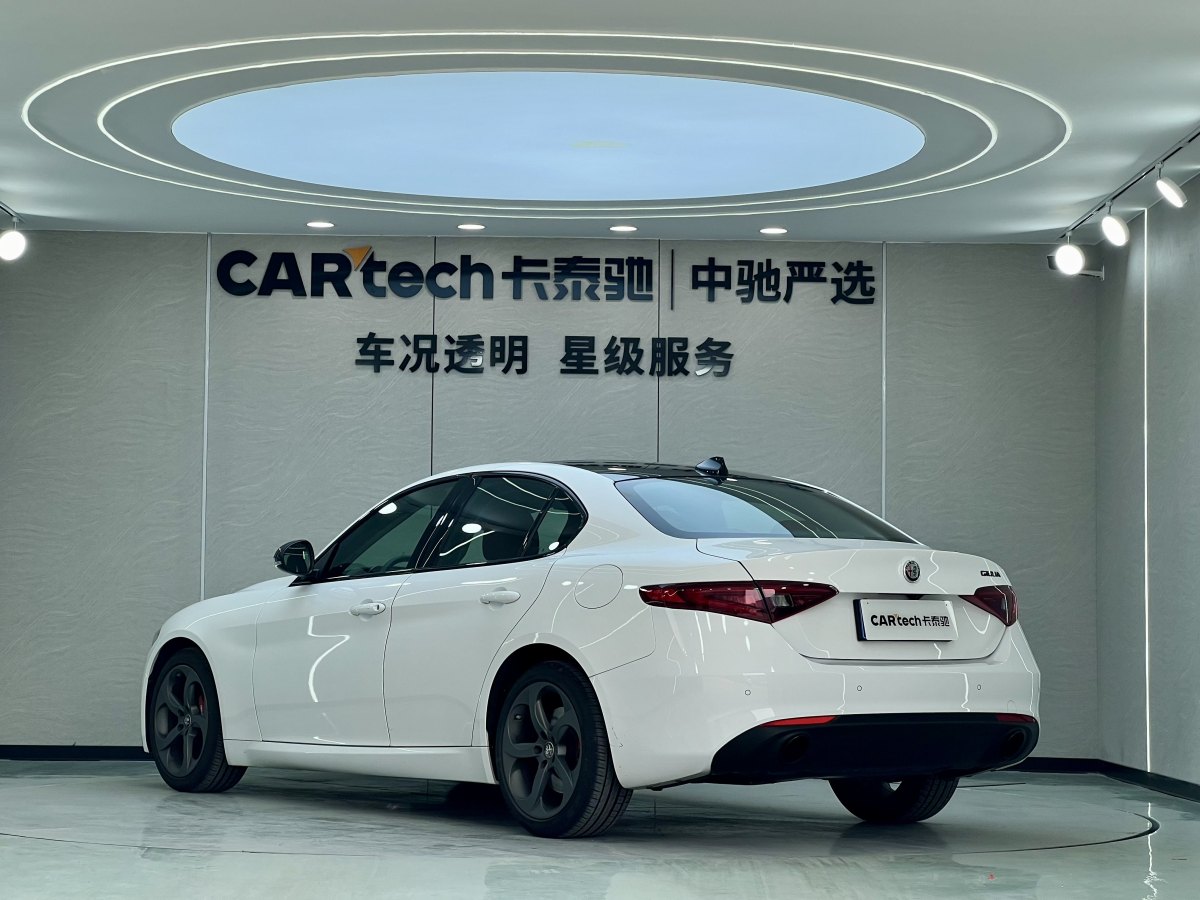 阿爾法·羅密歐 Giulia  2019款 2.0T 280HP Black Package黑標(biāo)限量版圖片