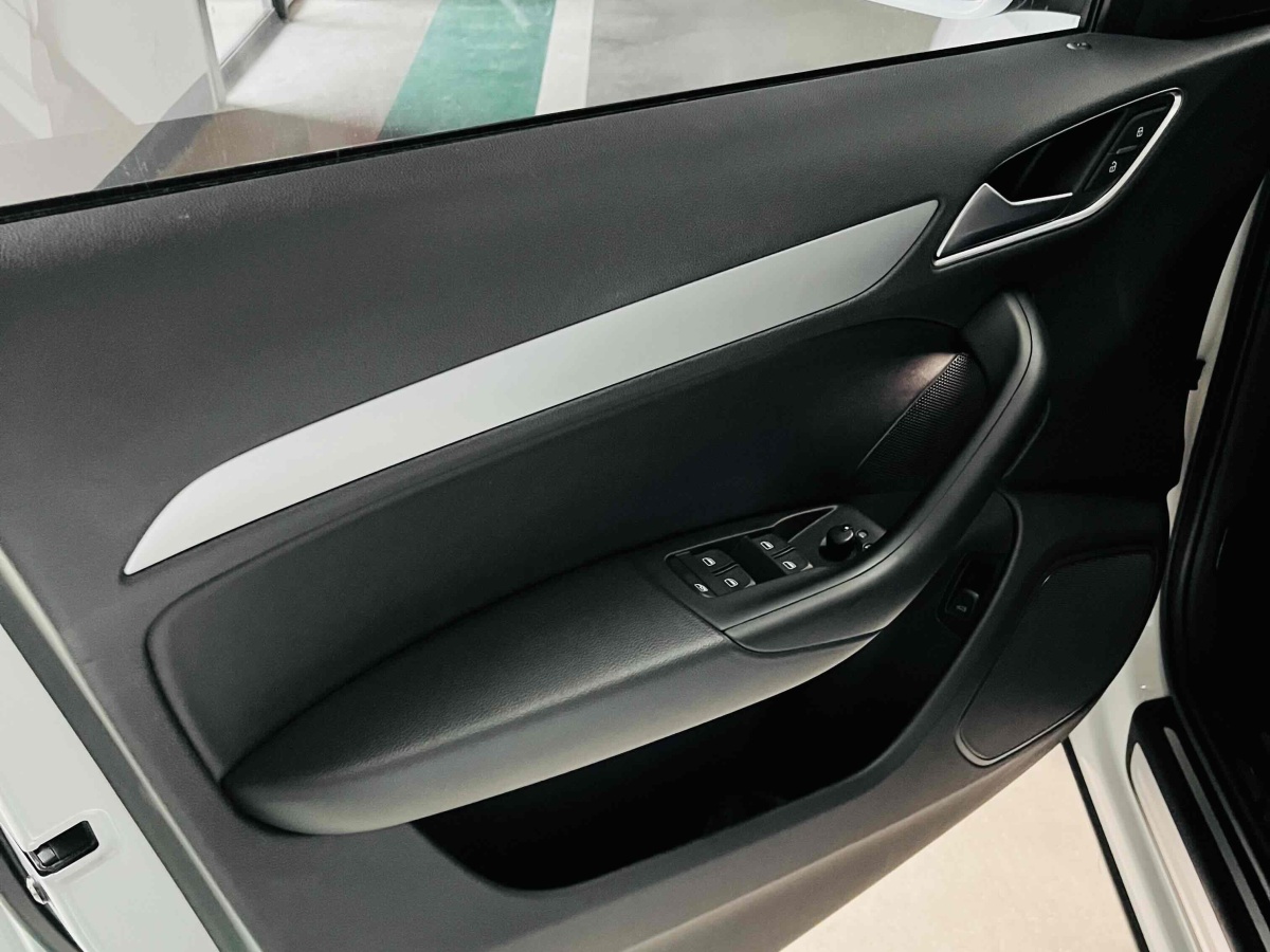 奧迪 奧迪Q3  2018款 30 TFSI 時尚型典藏版圖片