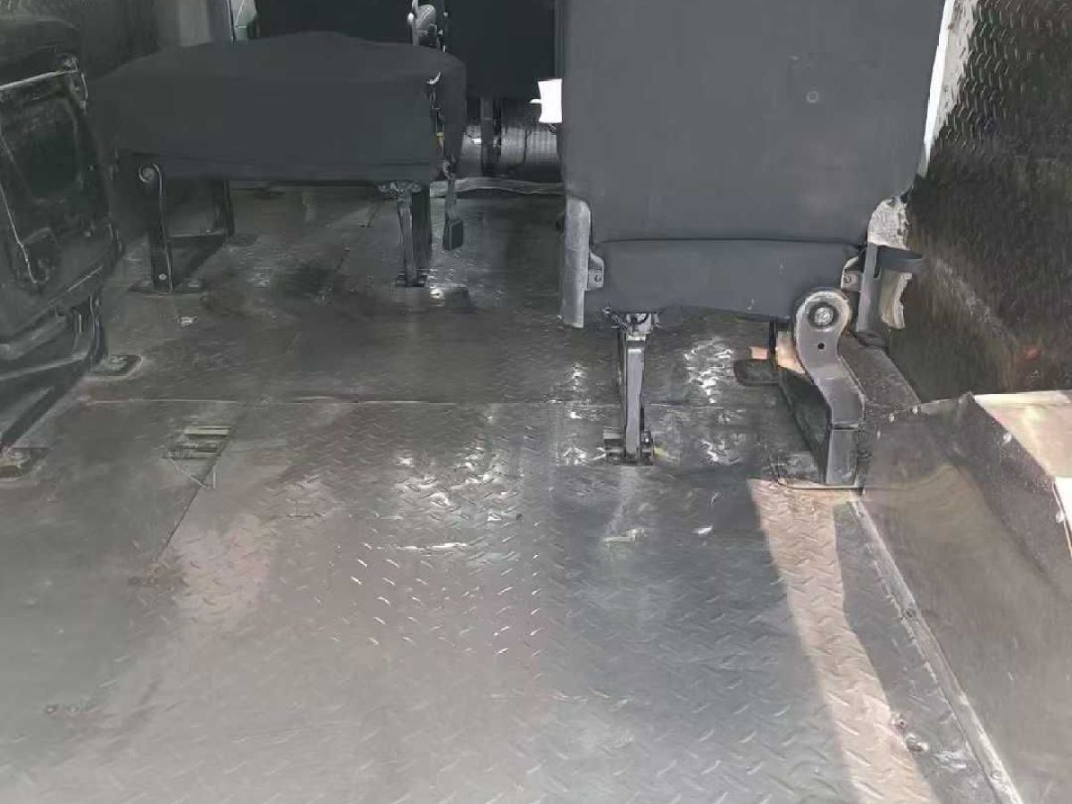 上汽大通 V90  2022款 2.0T手動智達后驅(qū)加長軸超高頂后單胎9座圖片