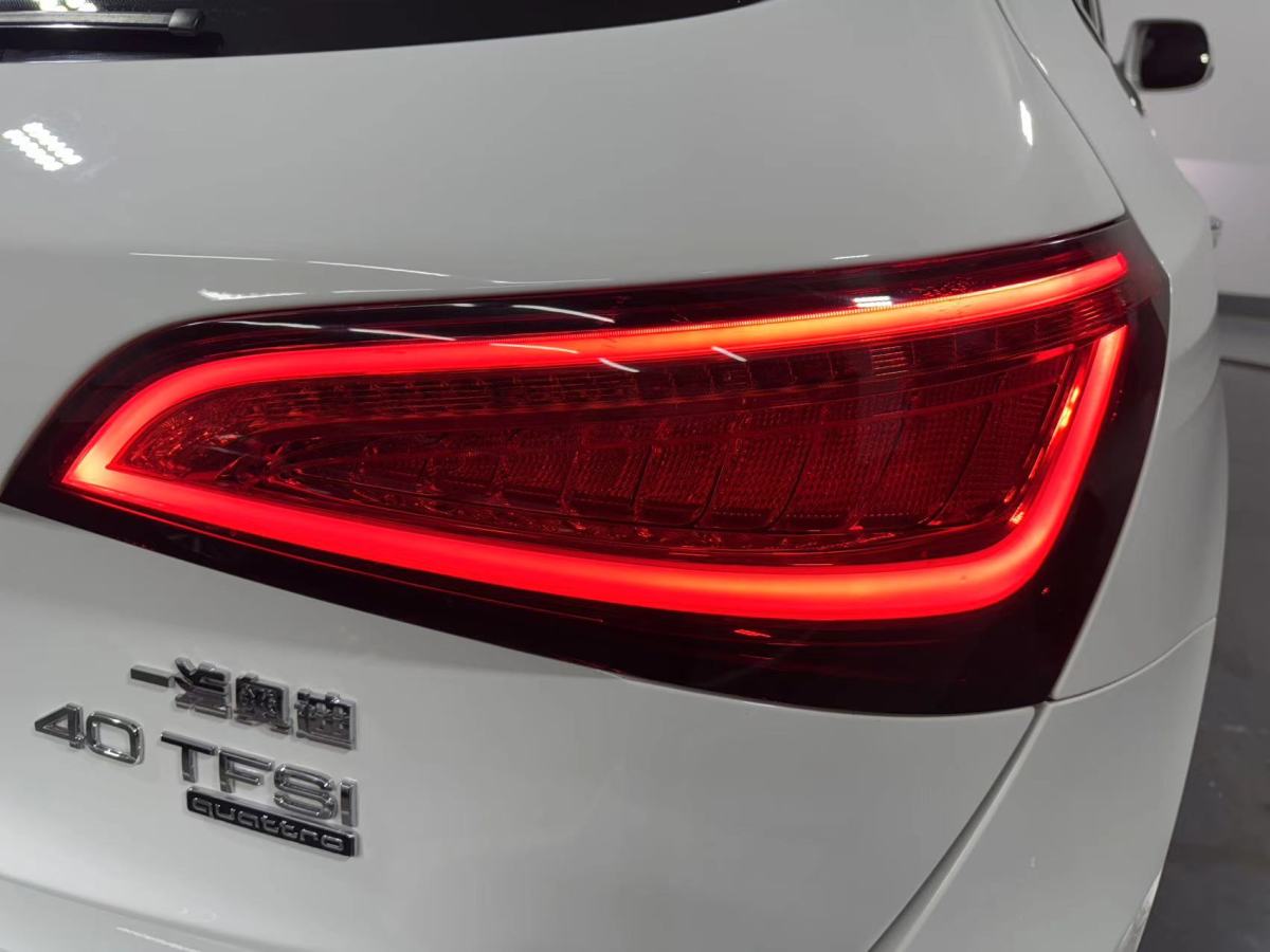 2016年5月奧迪 奧迪Q5  2016款 40 TFSI 技術(shù)型