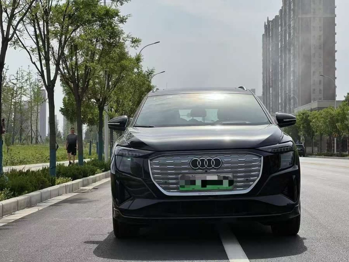 奧迪 奧迪Q5 e-tron  2023款 40 e-tron 閃耀型 錦衣套裝圖片