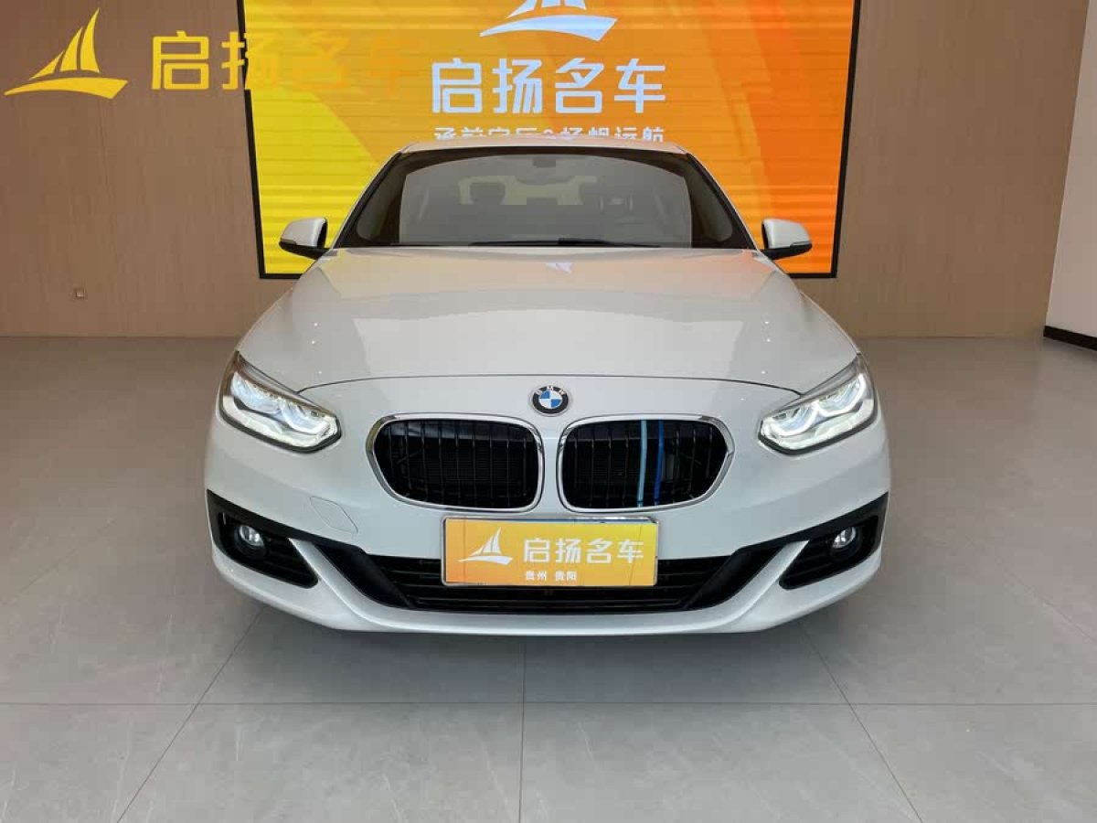 寶馬 寶馬1系  2019款 118i 時(shí)尚型圖片