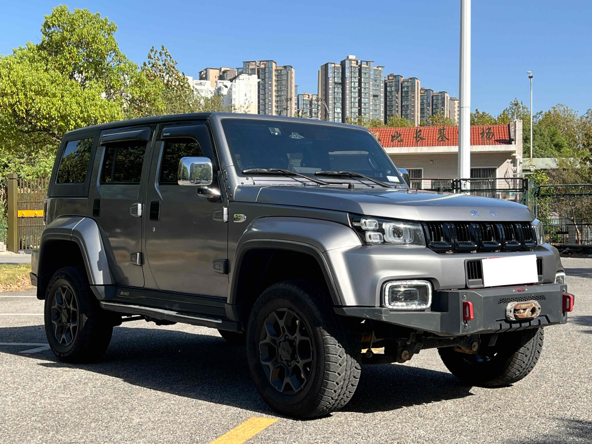 北京 BJ40  2022款 2.0T 自動四驅(qū)環(huán)塔冠軍版圖片