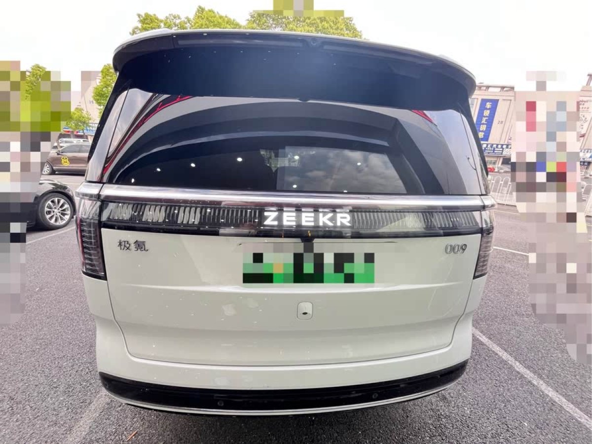 極氪 極氪009  2024款 七座過(guò)道版四驅(qū) 108kWh圖片