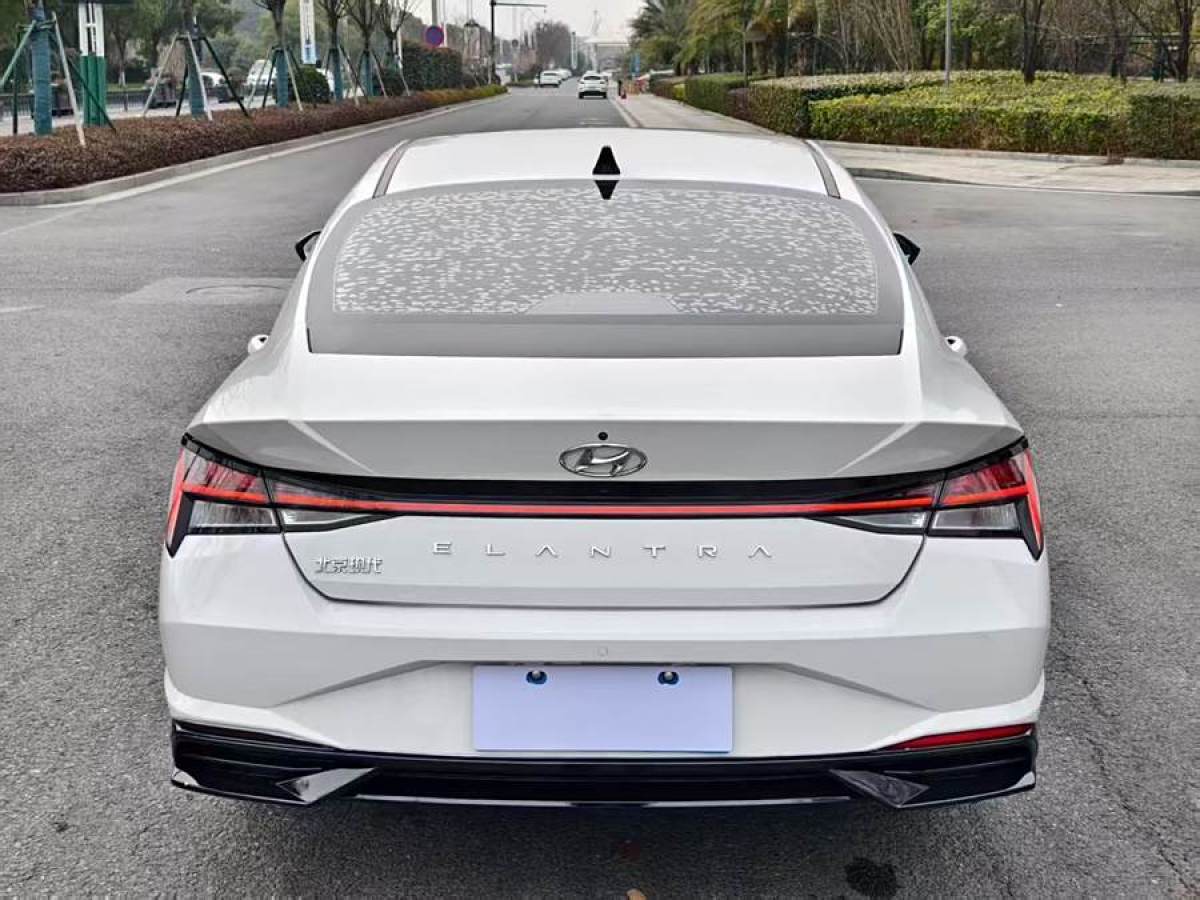 現(xiàn)代 伊蘭特  2021款 1.5L LUX尊貴版圖片