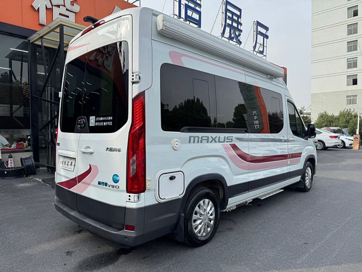 上汽大通 RV90  2021款 2.0T旅行家V90自行式B型房車豪華版縱床圖片