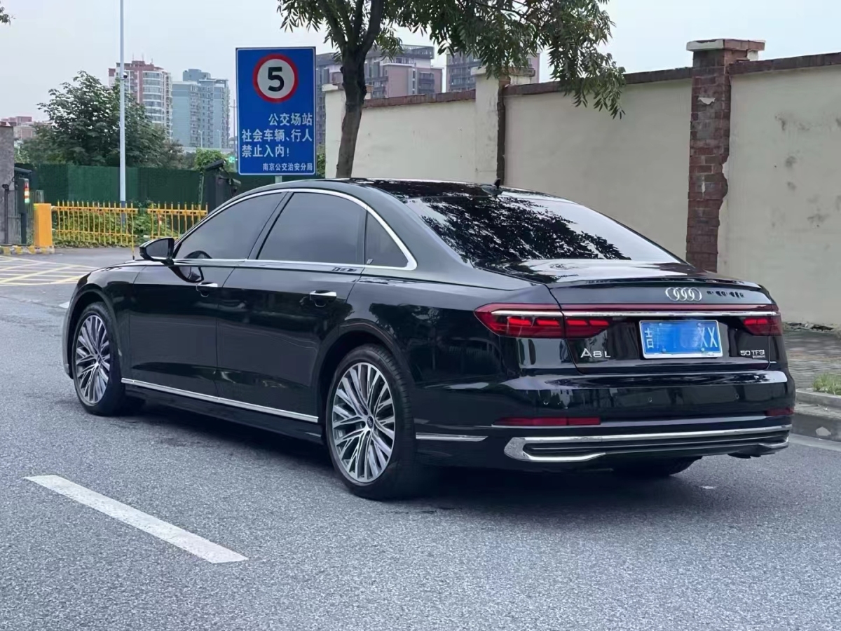 2022年11月奧迪 奧迪A8  2023款 A8L 50 TFSI quattro 尊享型