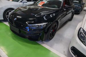 寶馬M4 寶馬 M4敞篷轎跑車