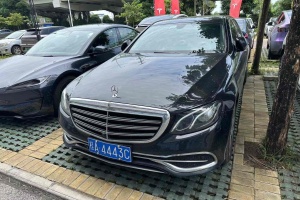 奔驰E级 奔驰 改款 E 300 L 豪华型