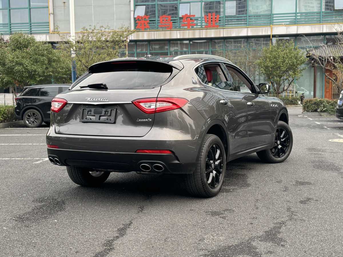 2019年7月瑪莎拉蒂 Levante  2019款 3.0T 350Hp 標(biāo)準(zhǔn)版 國(guó)VI