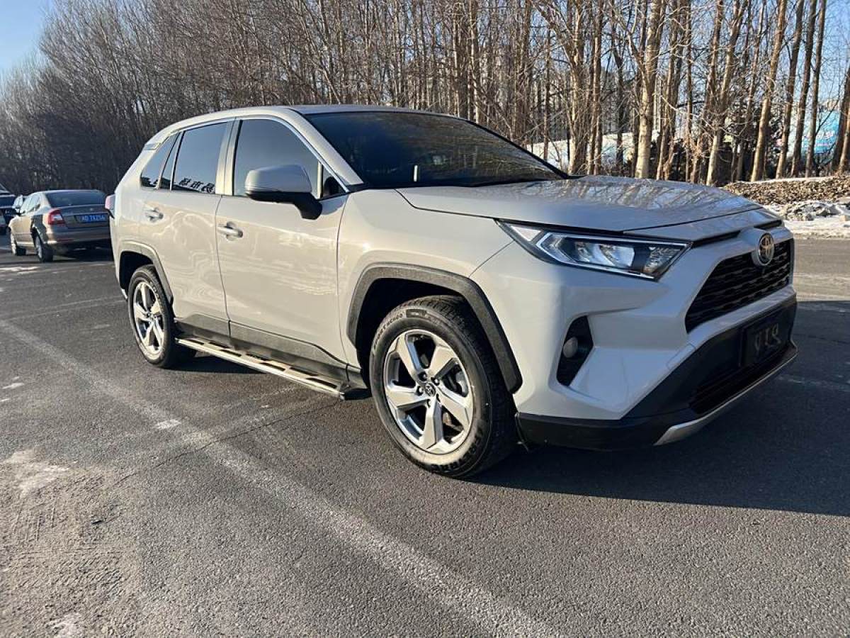 豐田 RAV4榮放  2020款 2.0L CVT四驅(qū)風(fēng)尚PLUS版圖片