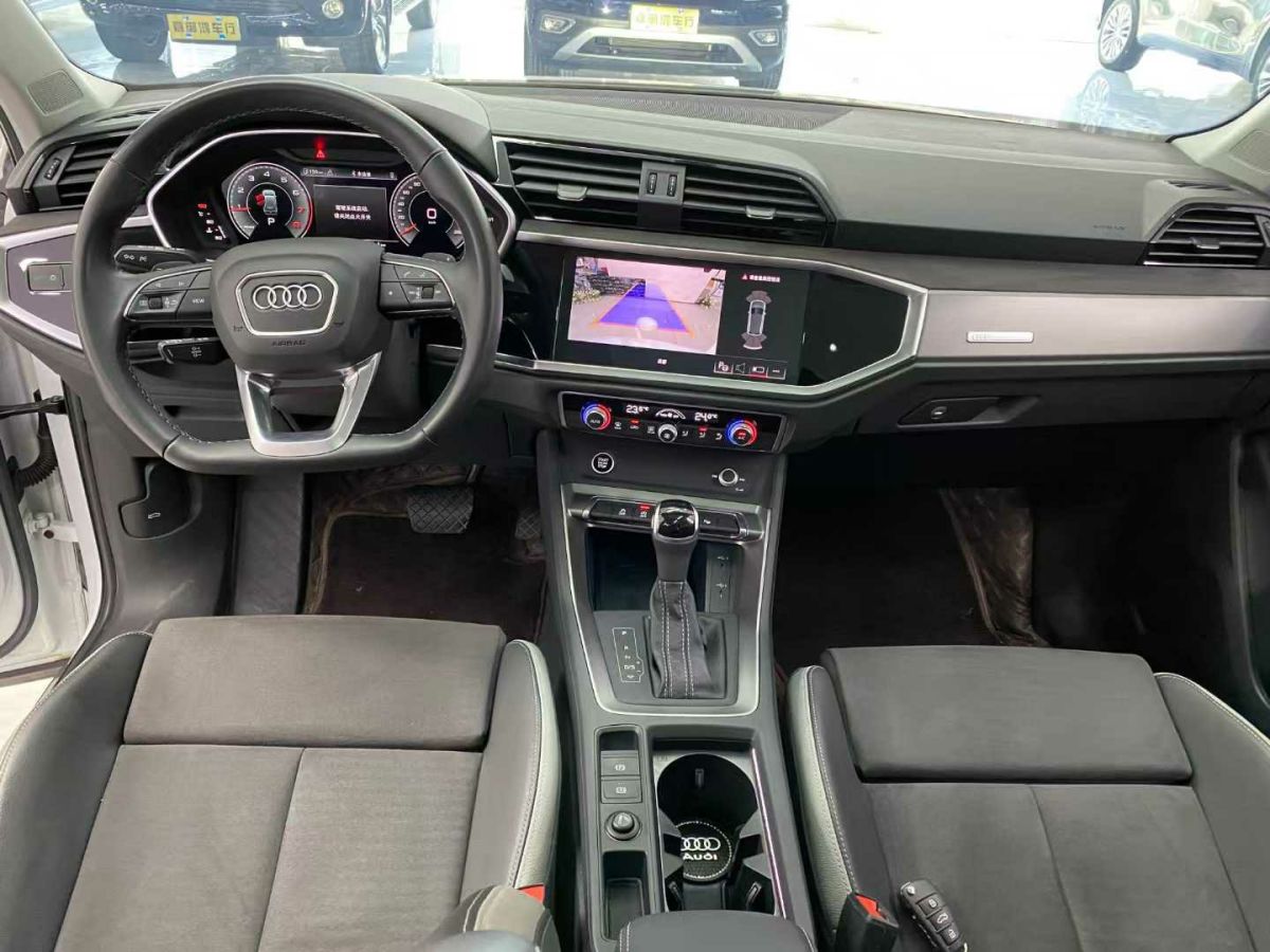 奧迪 奧迪Q3  2023款 35 TFSI 時(shí)尚動(dòng)感型圖片