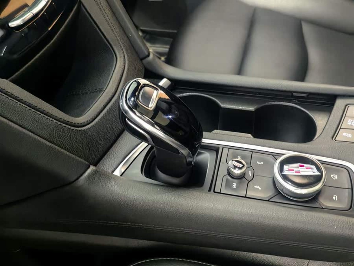 凱迪拉克 XT5  2022款 2.0T 兩驅(qū)豪華型圖片