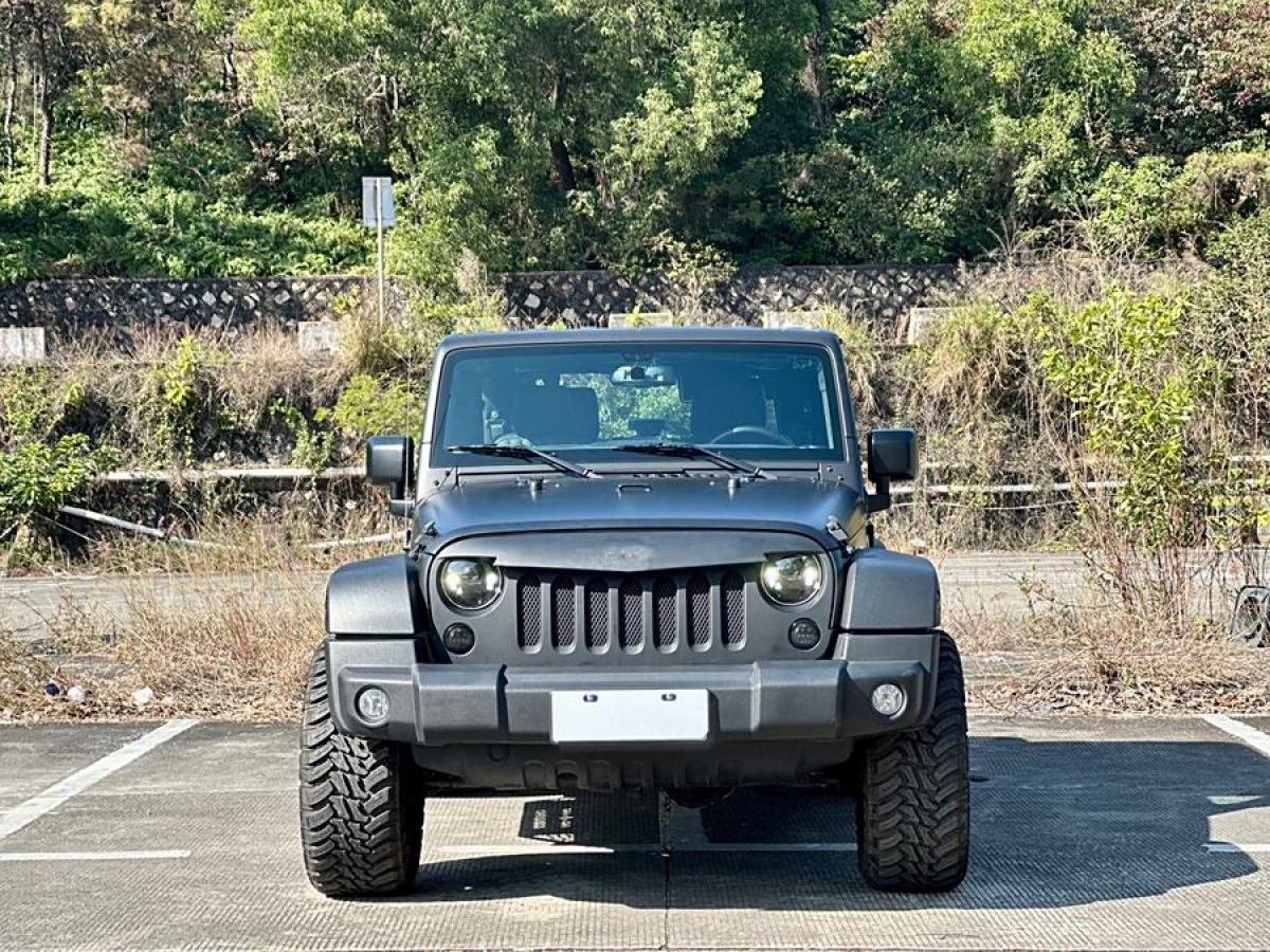 Jeep 牧馬人  2015款 3.6L Rubicon 兩門舒享版圖片