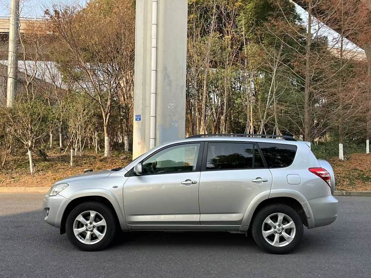 豐田 RAV4榮放  2010款 2.4L 自動豪華升級版圖片