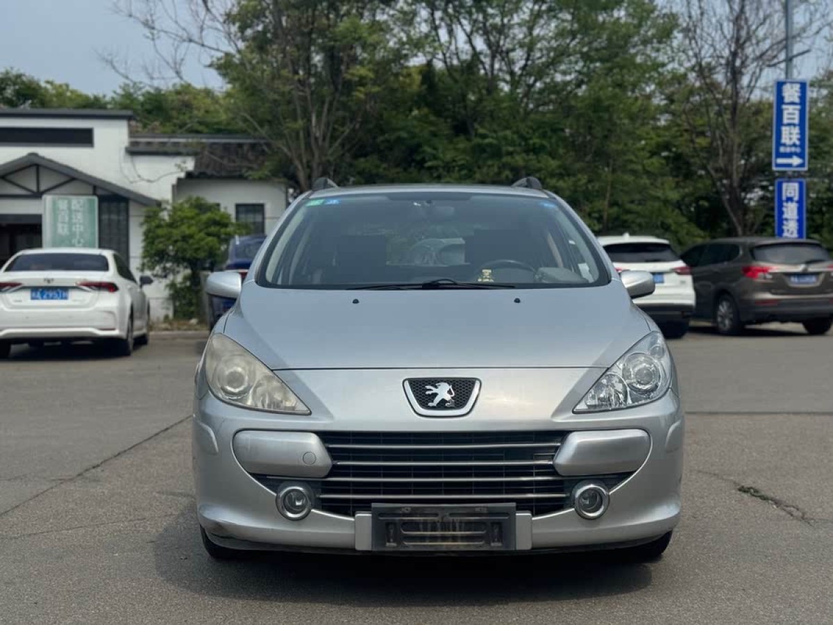 標(biāo)致 307  2012款 兩廂 1.6L 手動(dòng)豪華版圖片