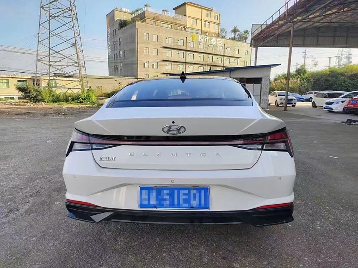 現(xiàn)代 伊蘭特  2021款 1.5L LUX尊貴版圖片