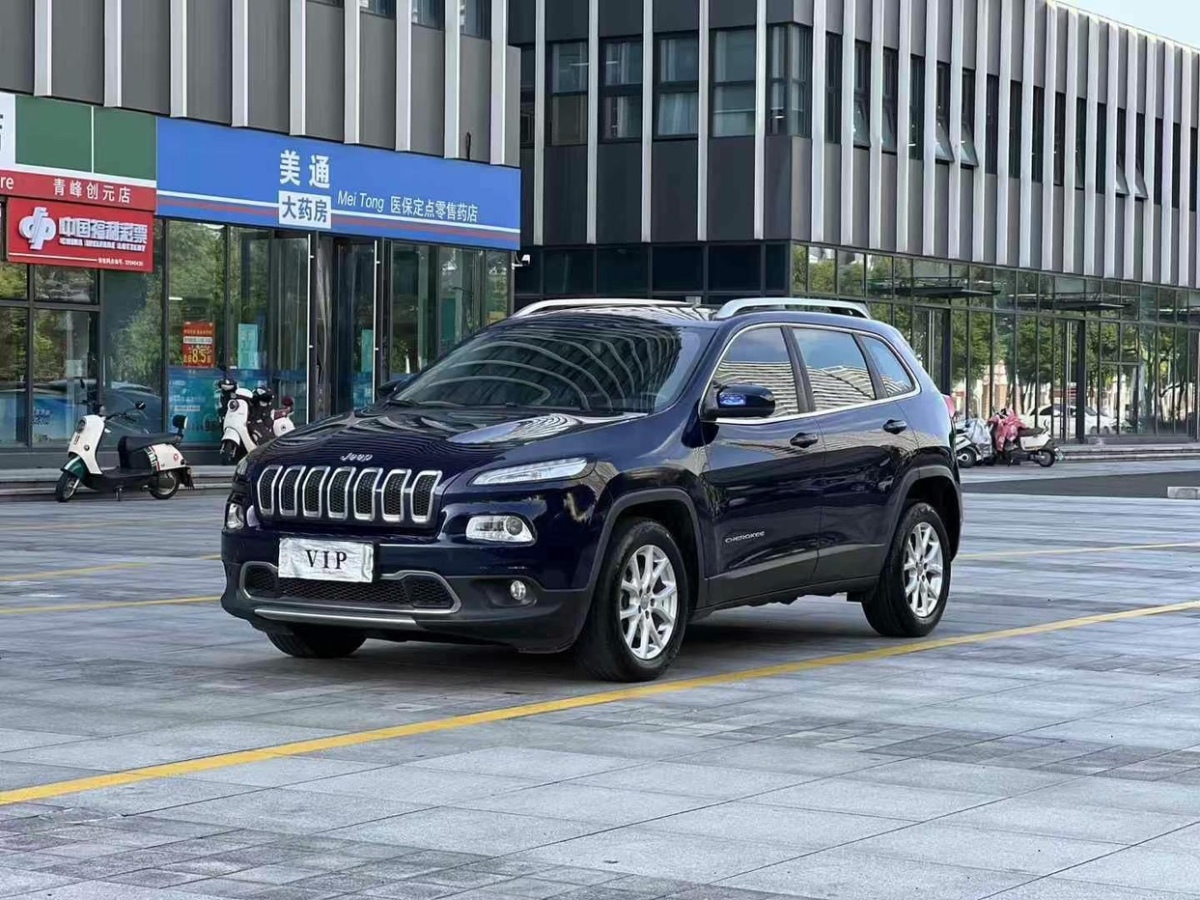 Jeep 自由光  2017款 2.0L 領(lǐng)先版圖片